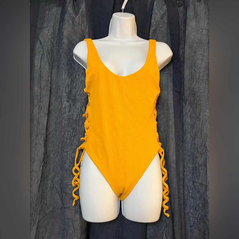 Eberjey Women’s Alta Mare Mila Ribbed Lace Up One Piece Bathing Suit Size L NWT